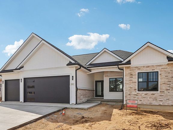 3rd image of 224 Falcon Ct