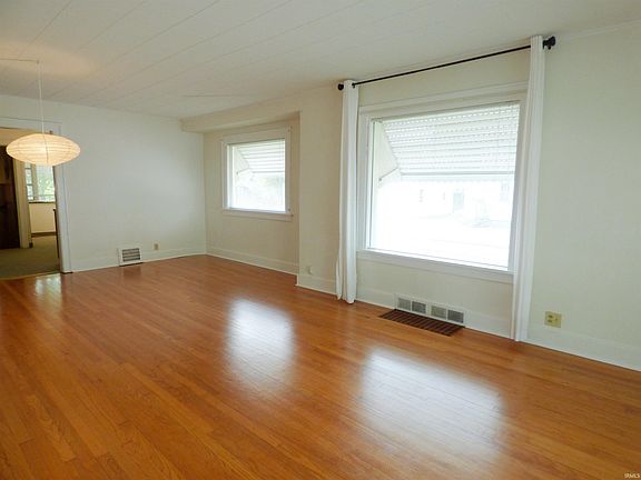 4th image of 946 S 33rd St