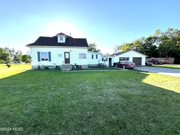 210 N Cedar St, Henry, SD 57243