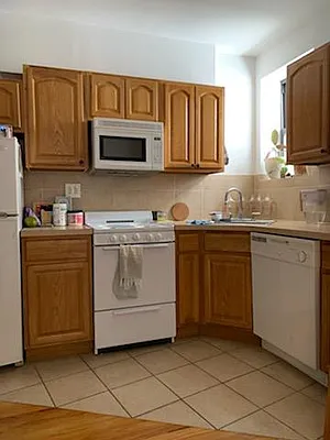 Rented by Chartwell Manhattan Realty | media 4