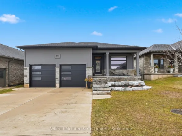 105 4th St, Brockton, ON N0G 2V0