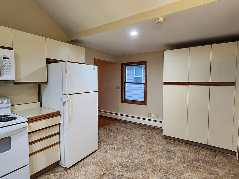 19-21 Jackson St #2 — Photo 12