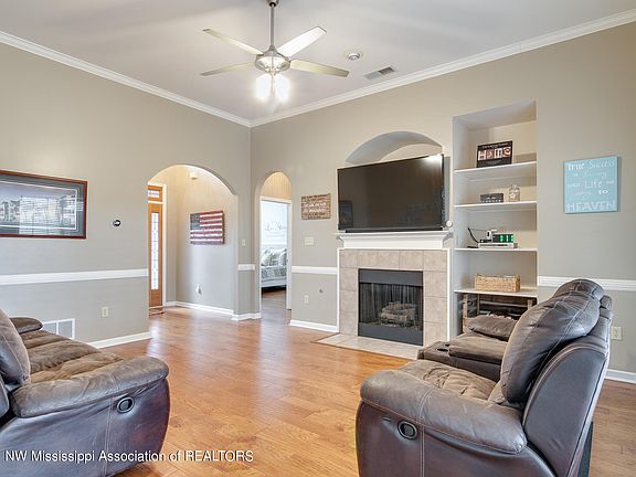 3rd image of 4450 Chalice Dr