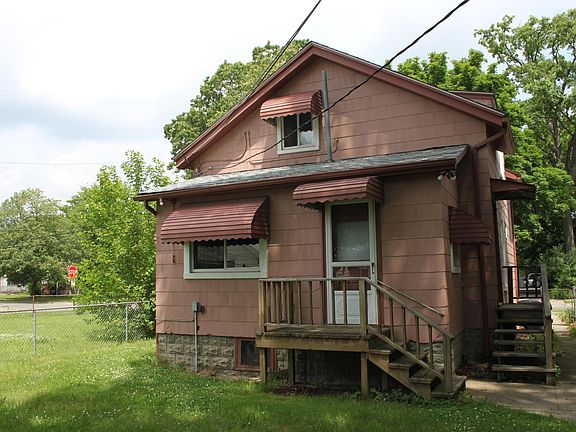 3rd image of 712 E Meyers Ave