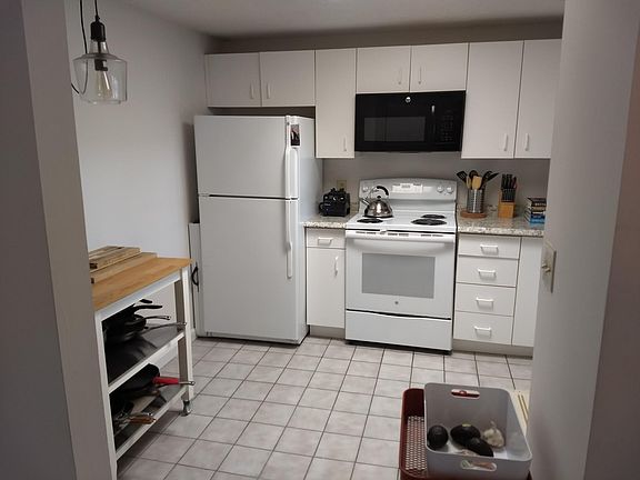 3rd image of 175 Beacon St APT 307