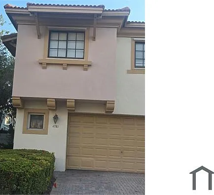 4781 Grand Cypress Cir N — Photo 1