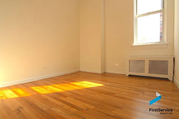 Rented by FirstService Realty (legacy) | media 4