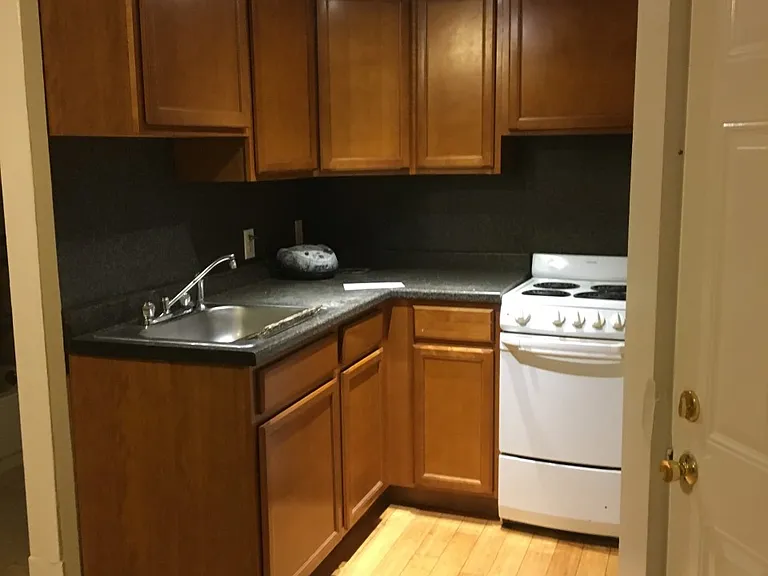 285 Concord St #7 — Photo 4