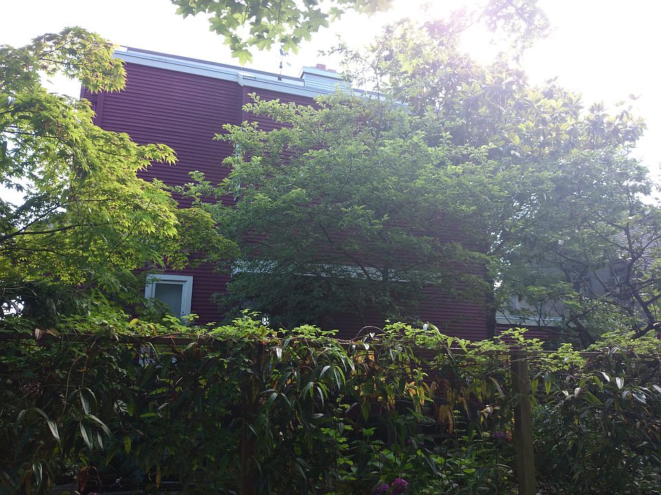 2nd image of 3120 Fuhrman Ave E