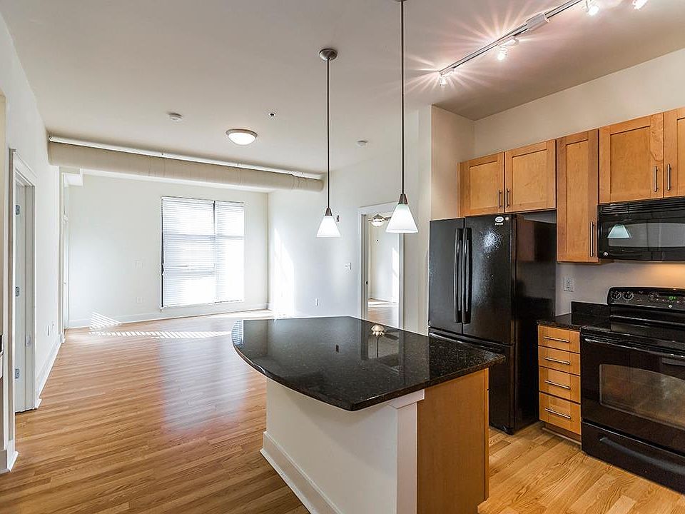 1st image of 220 Cedar St APT 304