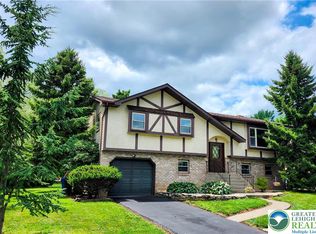 1916 Molinaro Dr, Allentown, PA 18104