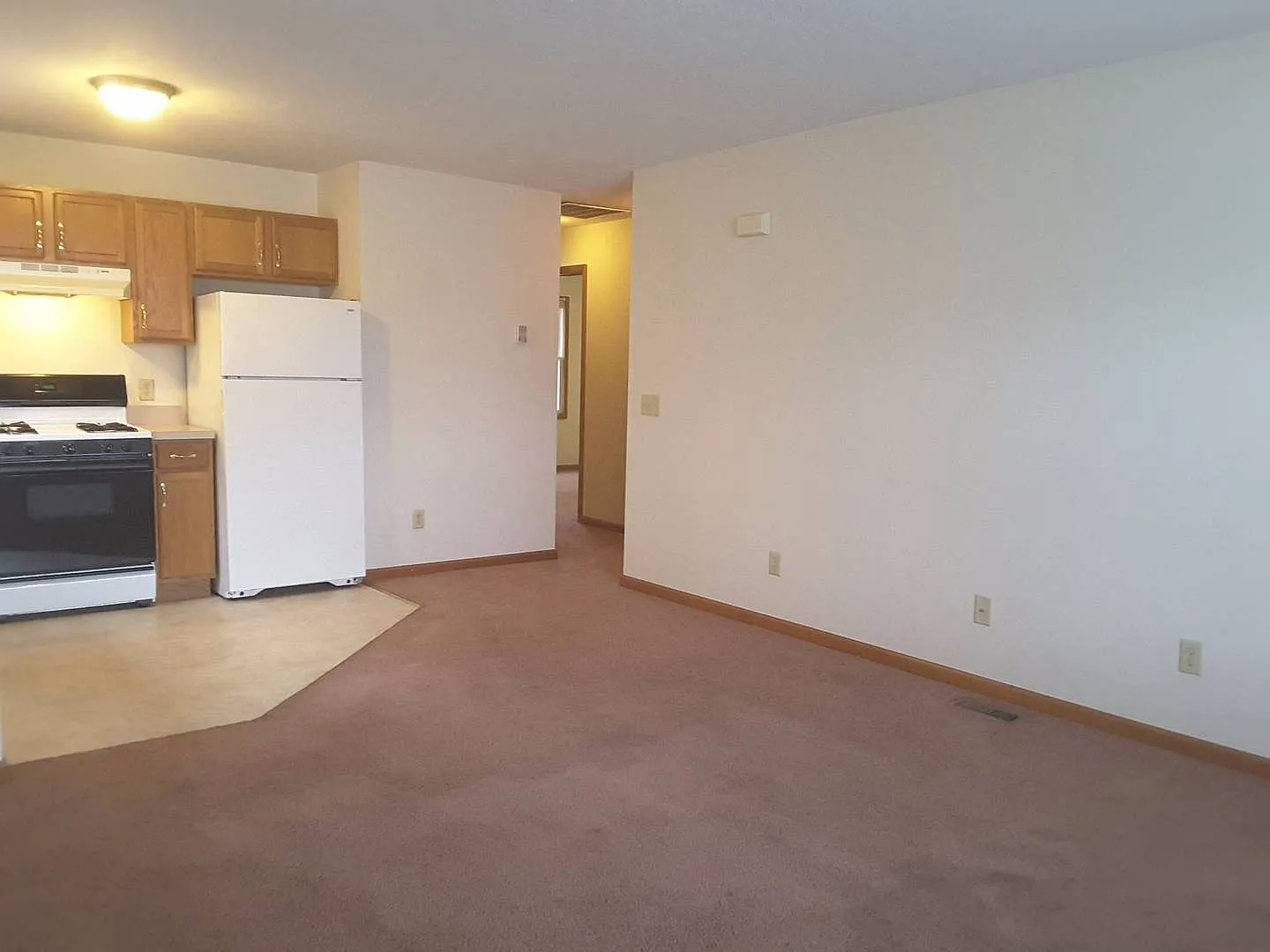 215 Stonewall Court — Photo 4