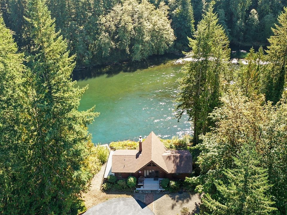 1st image of 2484 Spencer Road
