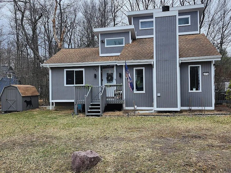 790 Country Place Dr