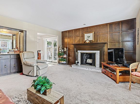 2nd image of 12658 S London Ln #7-1