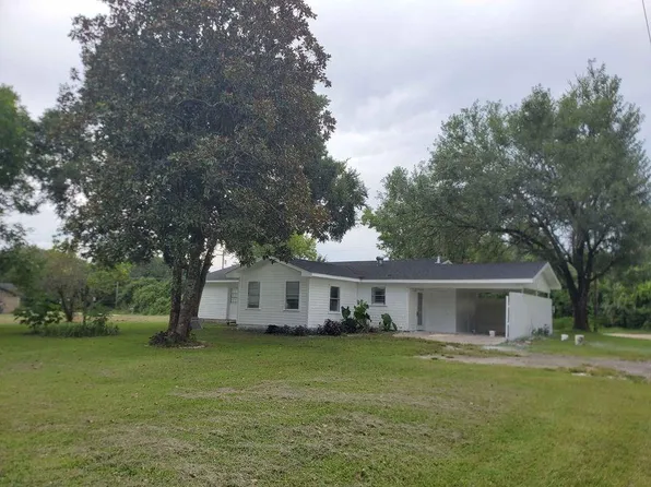 724 W 5th St, Groveton, TX 75845
