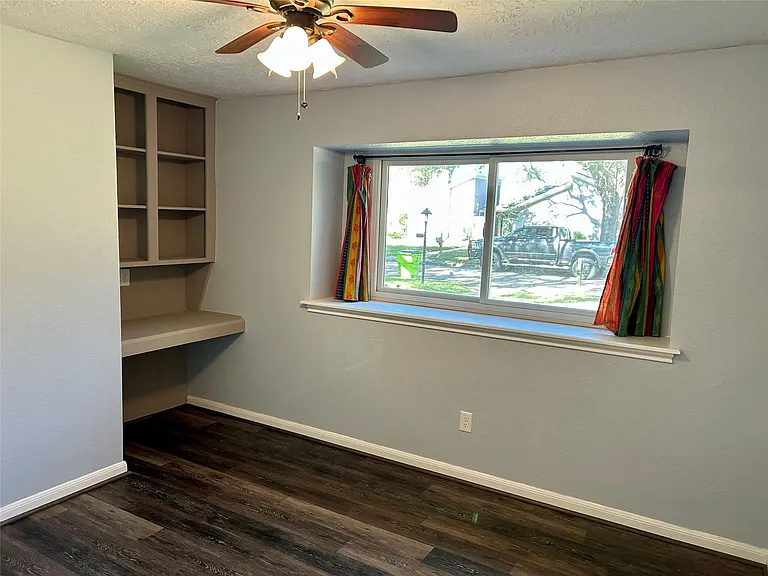 3319 Meadowcreek Dr — Photo 16