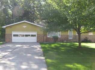 2743 W Fruitport Rd, Spring Lake, MI 49456