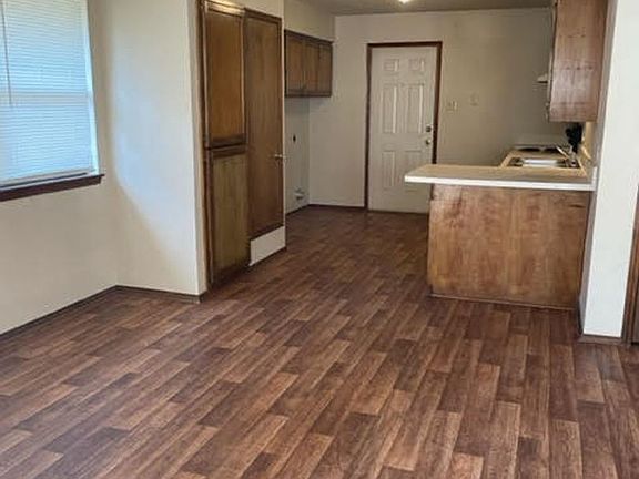 3rd image of 3211 Eastridge Dr