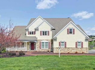 1670 Wyndham Dr, York, PA 17403