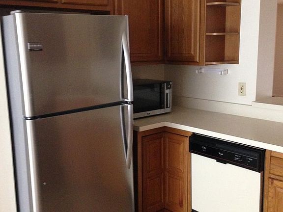 5th image of 409 Darby Ln