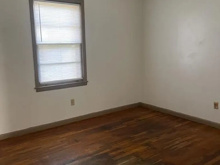 334 Williams St — Photo 13