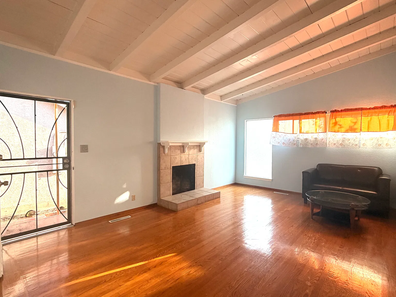 3 bed, 1464 sqft, $4,000 — Photo 3