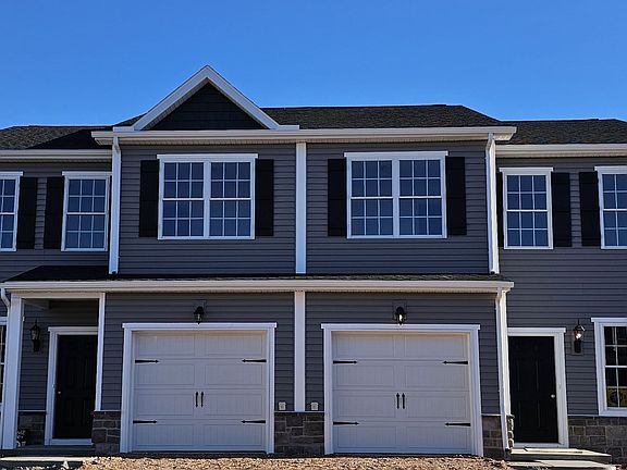 2nd image of 3712 Castle Dr