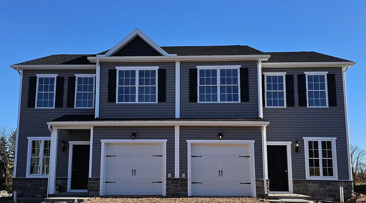 Building Photo - 3712 Castle Dr