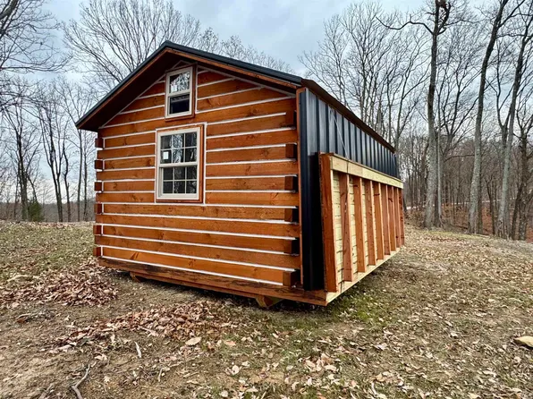 2 N Leval Ratt Rd, Scottsburg, IN 47170