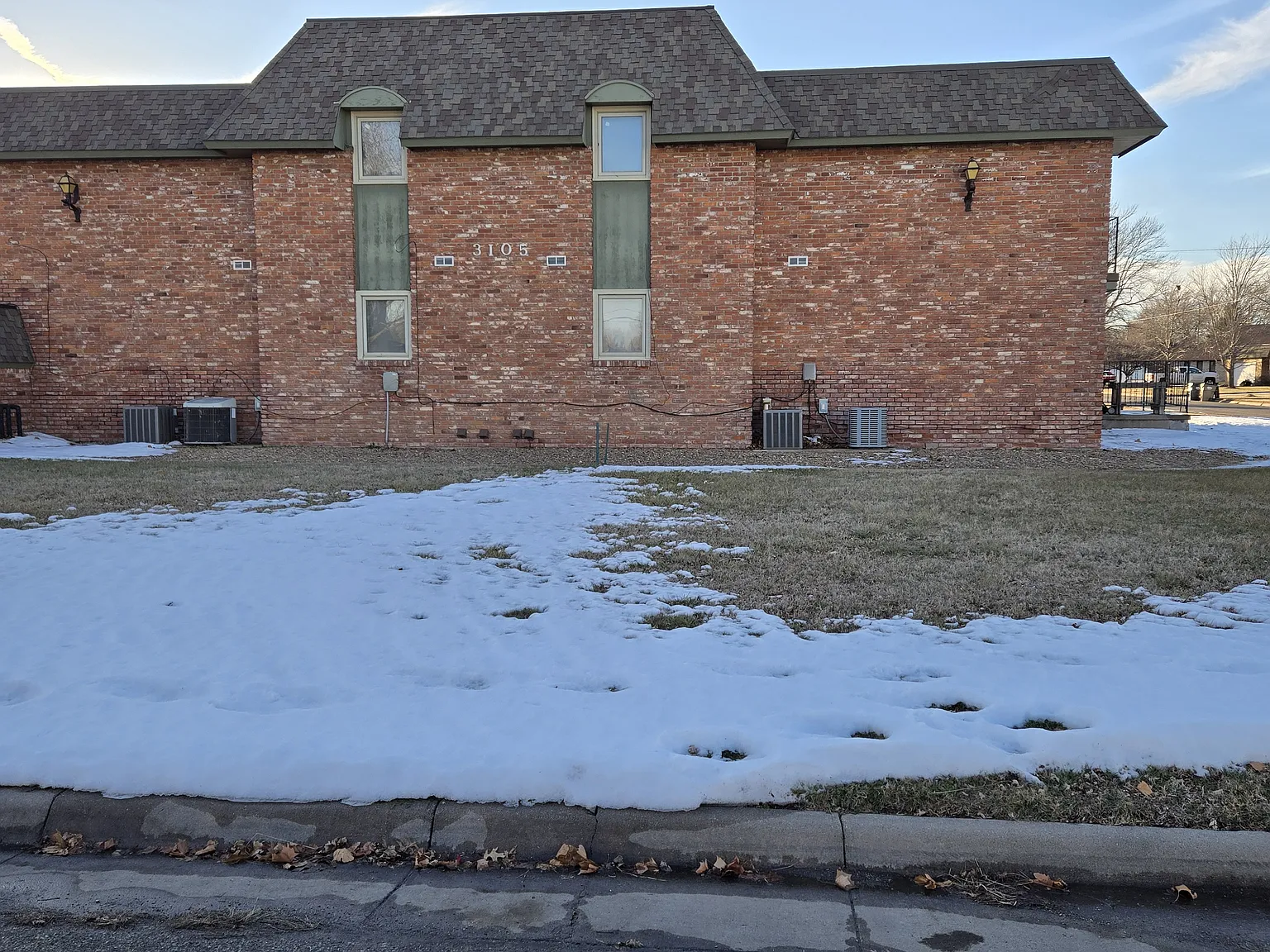 2 bed, 900 sqft, $775 — Photo 3