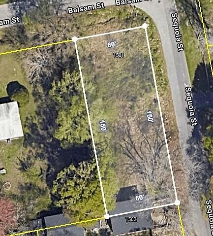 1st image of 1501 Balsam St