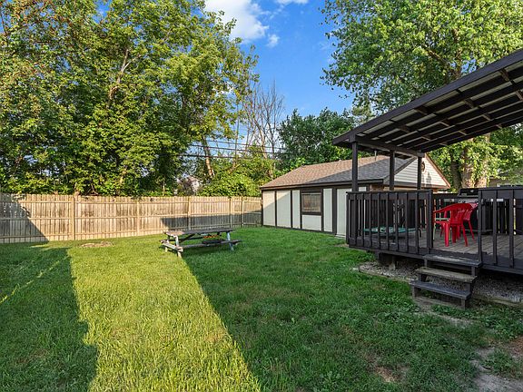4th image of 22358 Firwood Ave