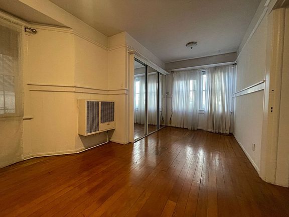 3rd image of 17 Ozone Ave #3