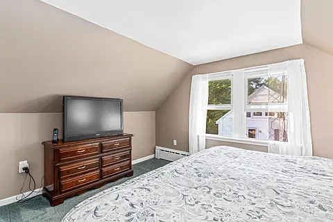 210 Summit St — Photo 34