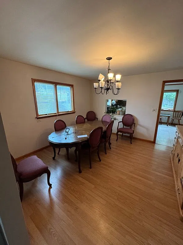 4 bed, 1.0 bath, 1473 sqft, $2,300 — Photo 4