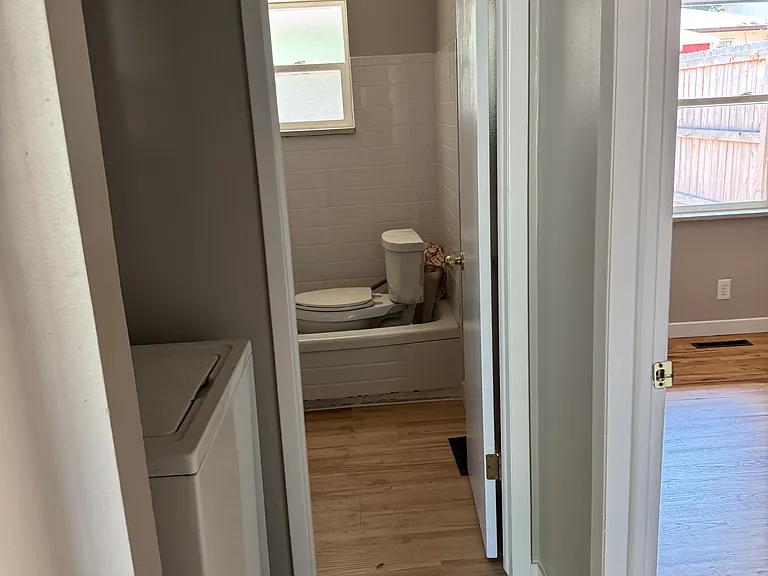 218 N Roosevelt Ave #218 — Photo 7