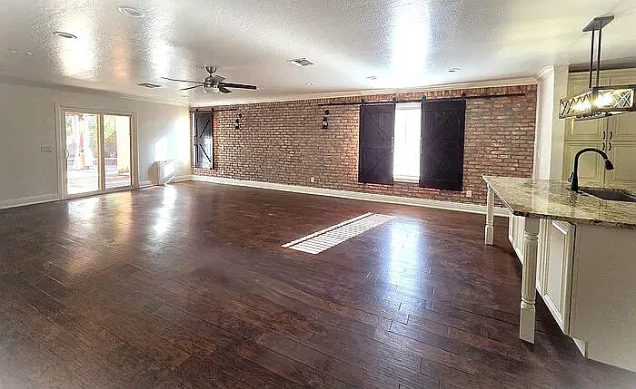 4 bed, 2.0 bath, 2026 sqft, $1,900 — Photo 3