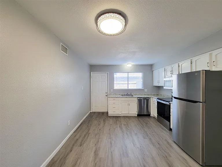 6401 Deihl Rd #307 — Photo 9