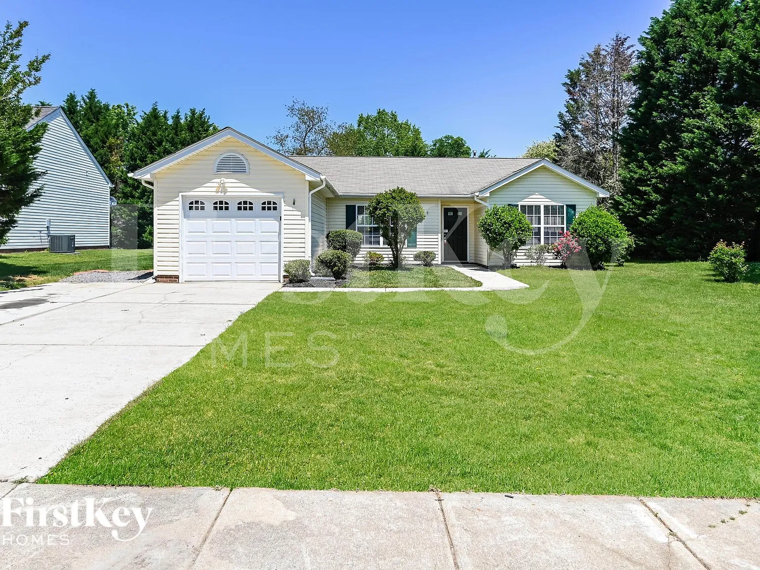3 bed, 2.0 bath, 1197 sqft, $2,220 — Photo 1