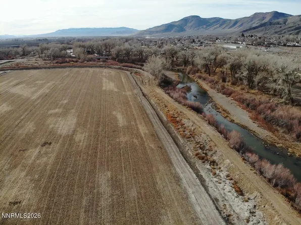 8 Moyle Ct, Yerington, NV 89447