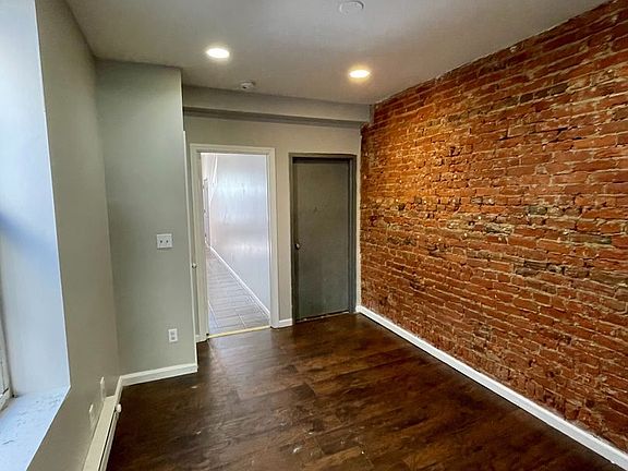 5th image of 2131 E Tioga St Floor 1