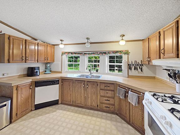 5th image of 5170 Webster Rd