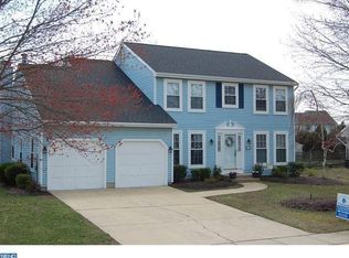 5 Magnolia Dr, Blackwood, NJ 08012