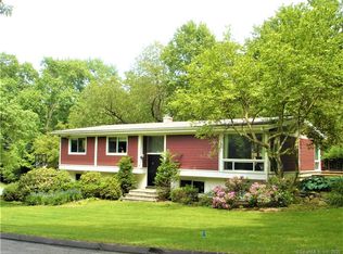 4 Split Timber Pl, Riverside, CT 06878