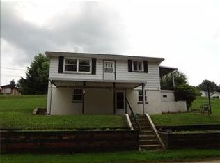 210 Sutherland Rd, Jeannette, PA 15644