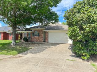 1117 Edenbrook Dr, Arlington, TX 76001