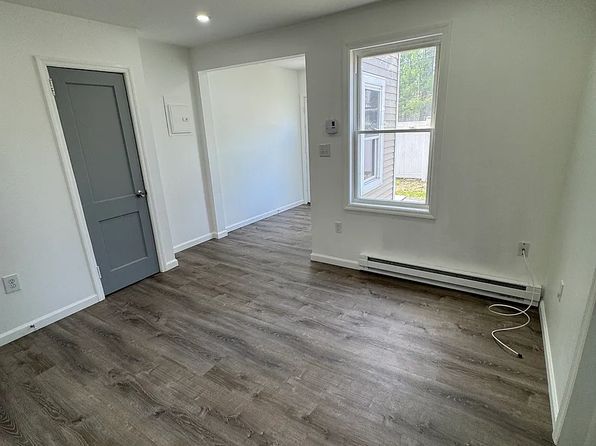 52 Sarine Rd APT 2