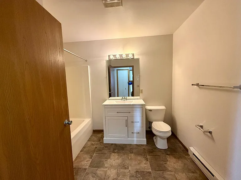 1819 N 11th Ave — Photo 14