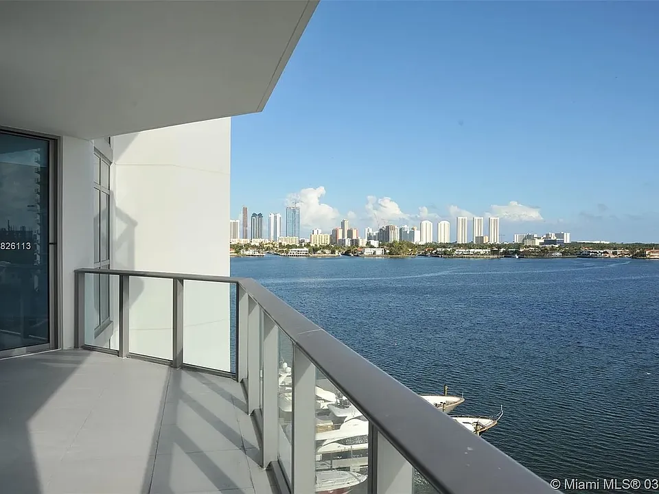 17301 Biscayne Blvd #705